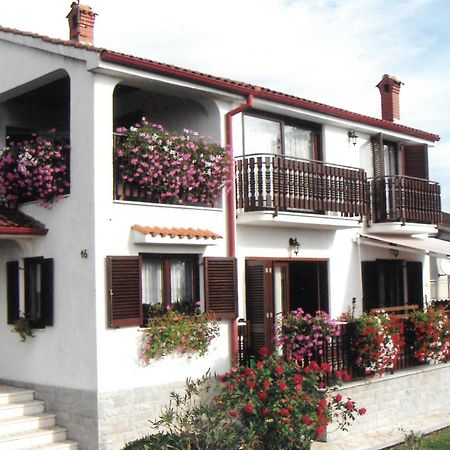 Apartments Peric Опатия Екстериор снимка