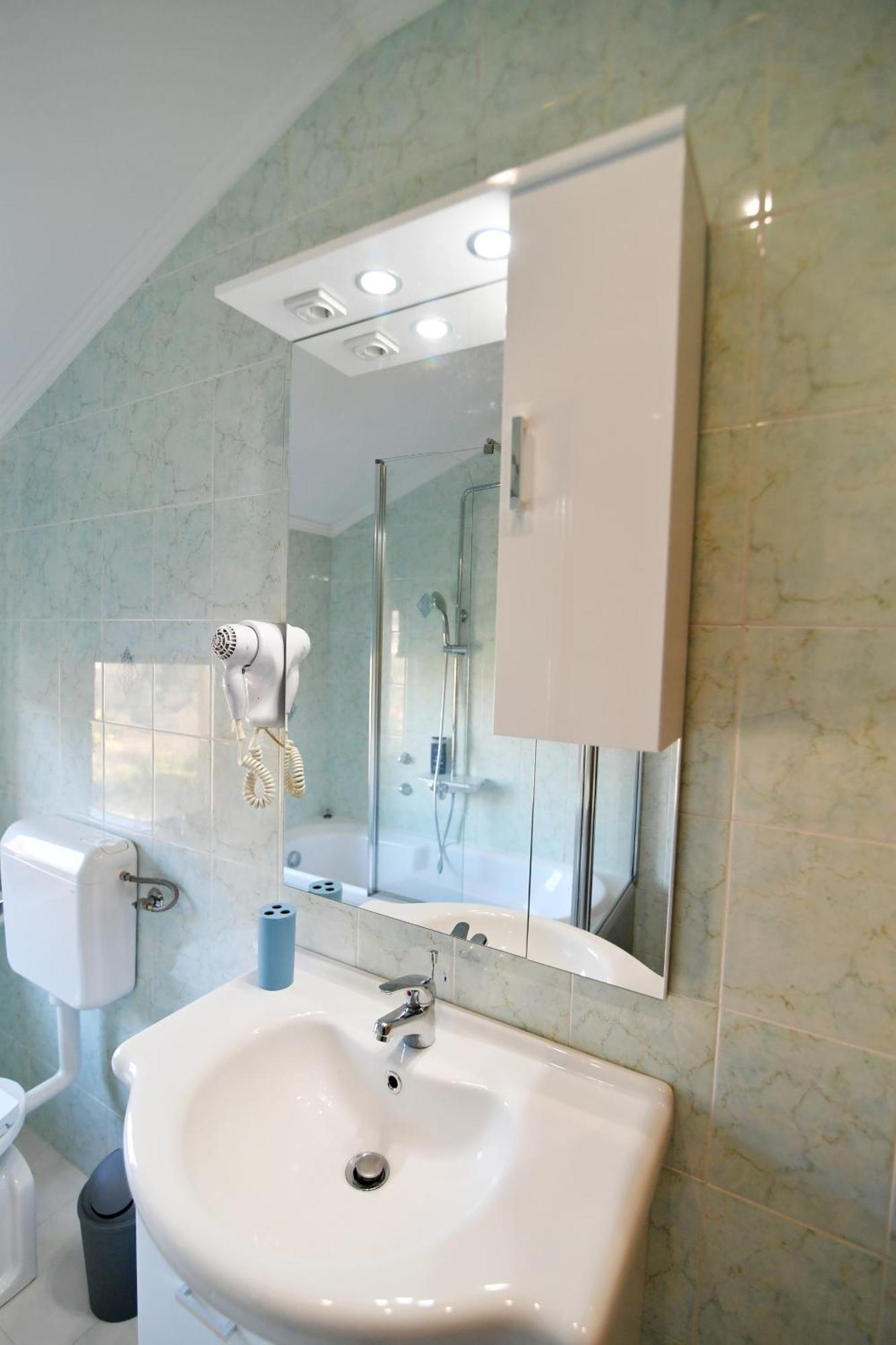 Apartments Peric Опатия Екстериор снимка