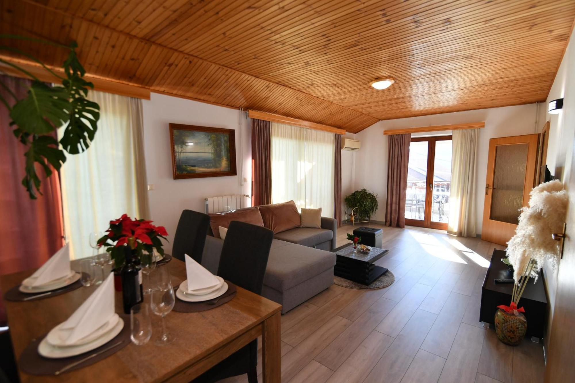 Apartments Peric Опатия Екстериор снимка
