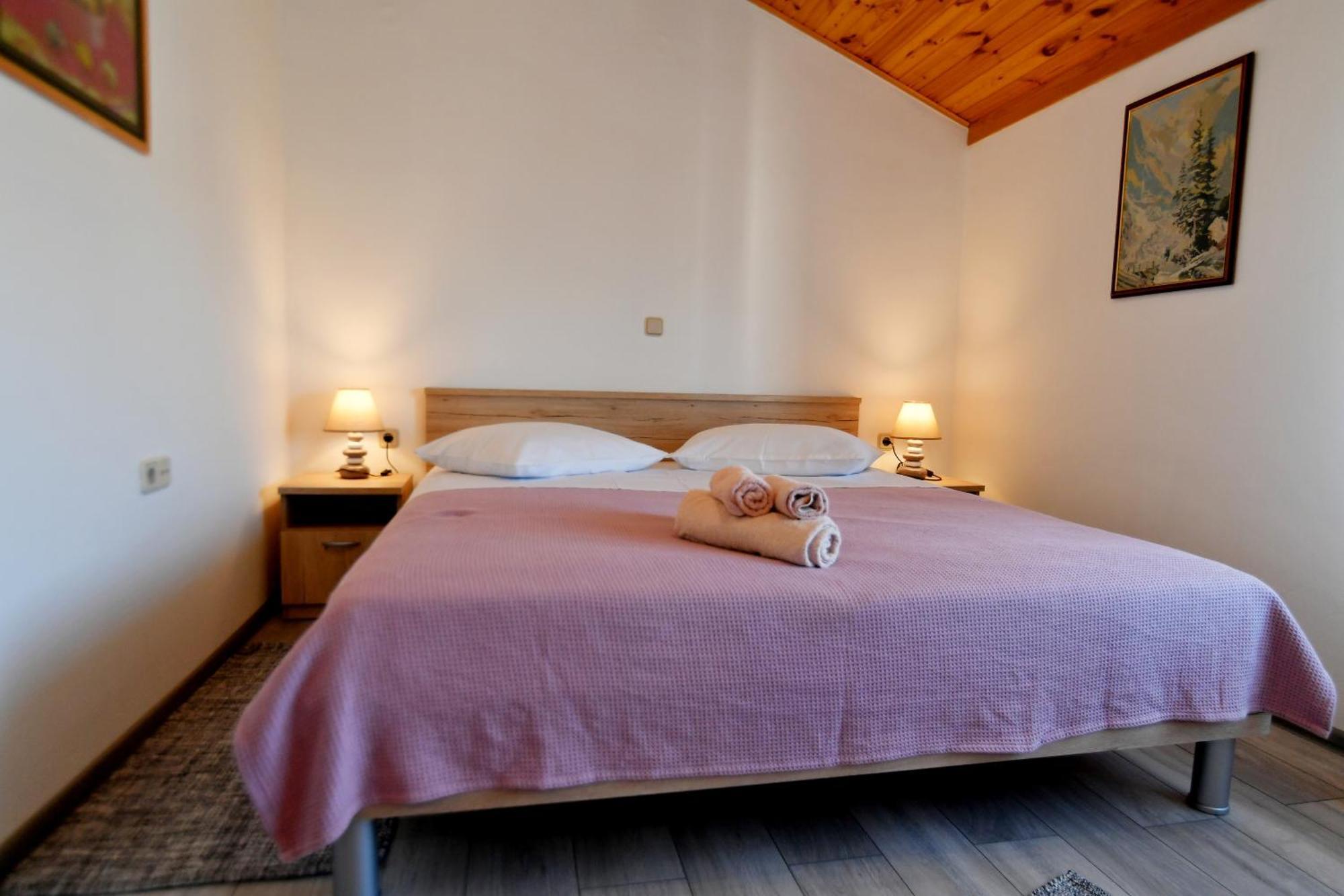 Apartments Peric Опатия Екстериор снимка