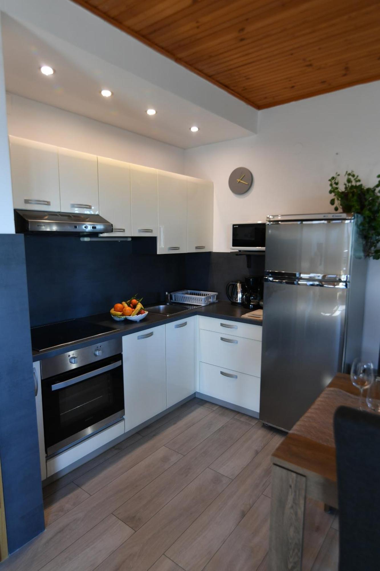 Apartments Peric Опатия Екстериор снимка