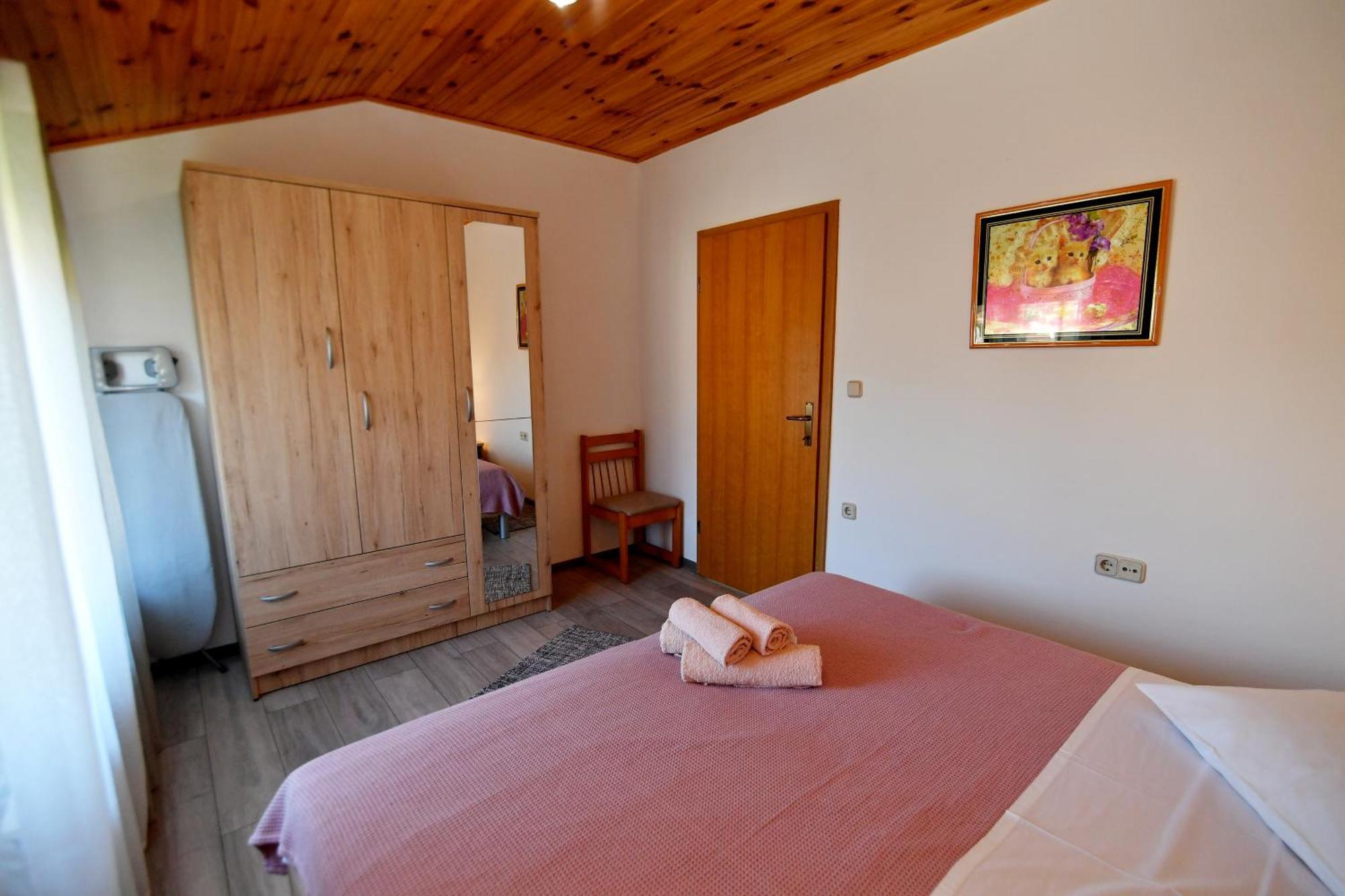 Apartments Peric Опатия Екстериор снимка