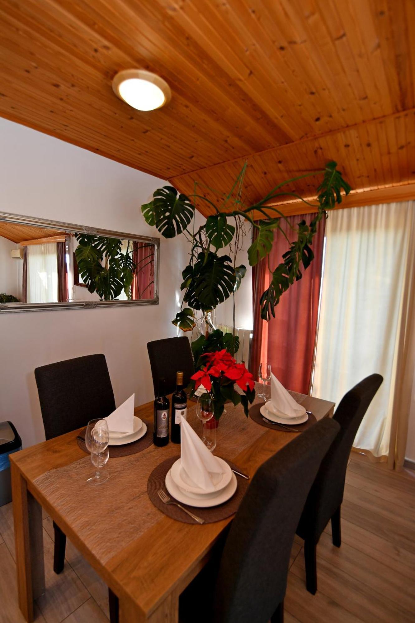 Apartments Peric Опатия Екстериор снимка