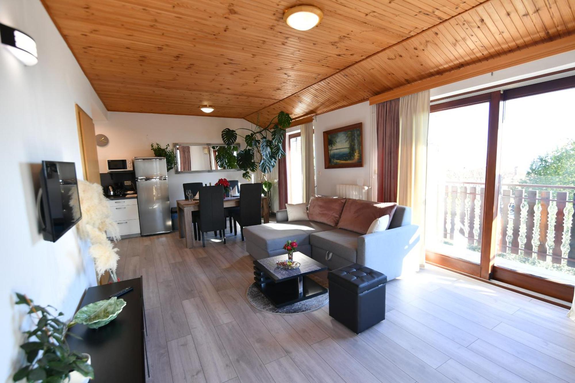 Apartments Peric Опатия Екстериор снимка