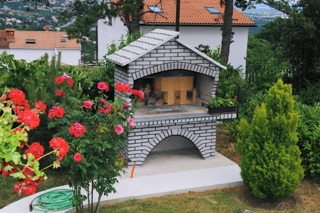 Apartments Peric Опатия Екстериор снимка